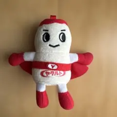 ヤクルトマン ぬいぐるみキーホルダー 約10cm - メルカリ