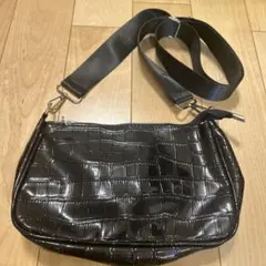 期間限定値下げ　黒 クロコダイル風 ショルダーバッグ