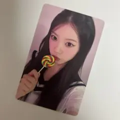 illit モカ bomb 中国 中華 yizhiyu yzy トレカ