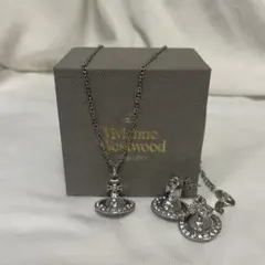 Vivienne Westwood タイニーオーブネックレス ピアス