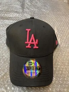 New Era LAロゴ Black色Pink刺繍男女用キャップフリ➖サイズ