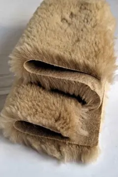 ③ウール１００% ボア生地 うす茶 はぎれ