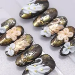 【645】ネイルチップSサイズ ブラウン ゴールド白鳥 3D花柄　ラメマグネット
