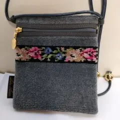 13@) ポシェット₄