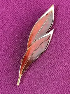 ブローチ　リーフブローチ　エレガントなブローチ　ビンテージブローチ