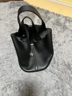 【VEICE】黒 本革ハンドバッグ