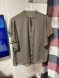 オリーブ フリル袖 シャツ Fサイズ