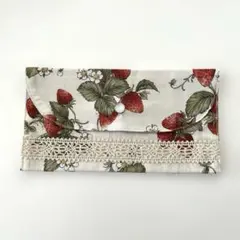ハンドメイド＊いちご柄のフラットポーチ＊マスク・小物入れ