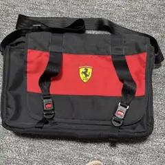フェラーリのショルダーバッグのサムネイル