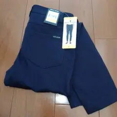 新品タグ付き♡DKNY ダナ・キャラン　パンツ　紺色　ストレッチ素材のサムネイル