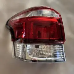 カローラフィールダーNZE144Gテールライト純正中古　球無し　右側(運転席側) カローラフィールダーNZE144Gテールライト純正中古 球無し 右側(運転席