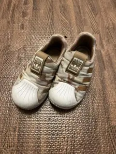 adidas カモフラ柄 スリッポン スニーカー