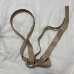 ベージュ 合成皮革 ヘアバンド　カチューシャ