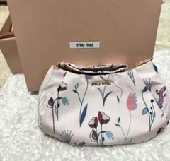 極美品✨miu miu ポーチ 花柄 ピンク　フローラル　　手持ち付きのサムネイル