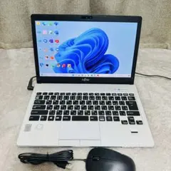 きれいな小型軽量❣i5＆SSD搭載で快適✨薄型 フルHD カメラ付き Win11