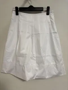 ユニクロUNIQLO ホワイト フレアスカート