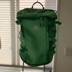 adidas 緑色 リュック