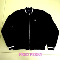 黒 フリースジャケット