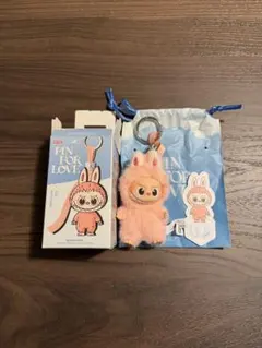 【正規品】LABUBU　PIN FOR LOVE イニシャルU