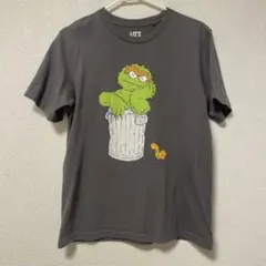 【美品・M】ユニクロ kaws セサミストリート オスカー 半袖Tシャツ UT