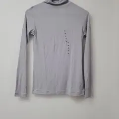 未使用UNIQLO　シアージャージ タートルネック T