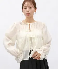 LAKOLE 2WAYシャーリングブラウス　アイボリーのサムネイル