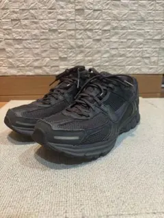Nike ZOOM VOMERO 5 スニーカー