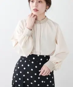 natural couture バイカラーデザイン釦ブラウス アイボリー