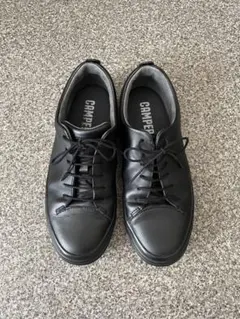 黒 スニーカー