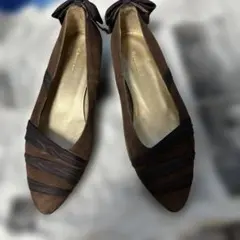 ブラウン スエード リボン付き フラットパンプス