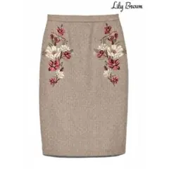 Lily Brown 刺繍入りタイトスカート