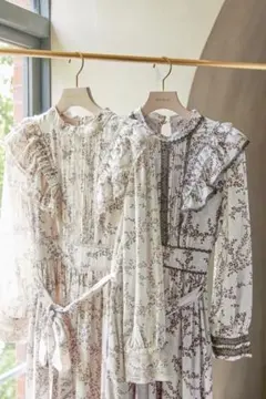 2025年最新】lace trimmed floral dressの人気アイテム - メルカリ