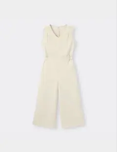 新品未使用　GU ノースリーブジャンプスーツ　アイボリー