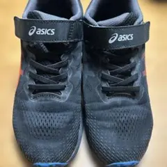 asicsブラック スニーカー オレンジストライプ23.5センチ
