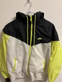 Nike フード付きウィンドブレーカー