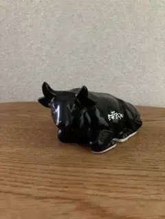 昭和レトロ】牛 置物 金属製 鉄製 縁起物 撫で牛 文鎮 骨董 オブジェ