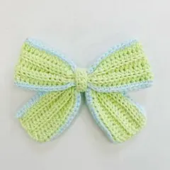 リボンモチーフのキーホルダー　グリーン×ブルー