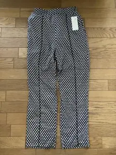 アースミュージック＆エコロジー　パンツ　チャコールグレー　部屋着のサムネイル