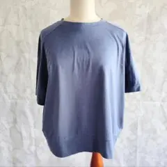 Concept. ラウンドネック 半袖Tシャツ 青
