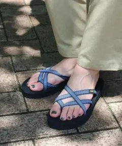 Teva テバ OLOWAHU オロワフ ブラックxブルー 22.0のサムネイル