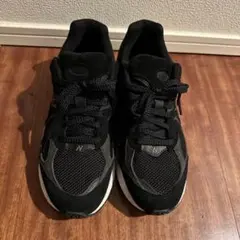 New Balance 2002R ブラック スニーカー