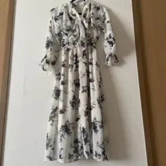 花柄フリルワンピース