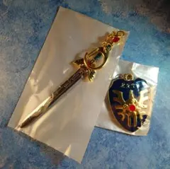 ドラゴンクエスト ロトのつるぎ ロトの盾 キーホルダー