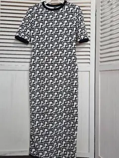 2025年最新】幾何学模様ワンピースの人気アイテム - メルカリ