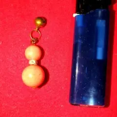 ピンク色の珊瑚（おそらく）の飾り物！約4cm位です…ファッションのアクションに？