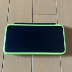 New Nintendo 2DS ブラック/グリーン