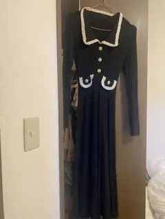 リブ編み黒ニットワンピース