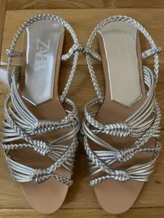 ZARA シルバー 編み込み フラットサンダル