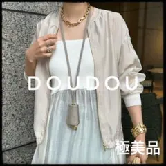 【ほぼ未使用】DOUDOU ベージュ ブルゾン　シアー　ジップアップジャケットのサムネイル