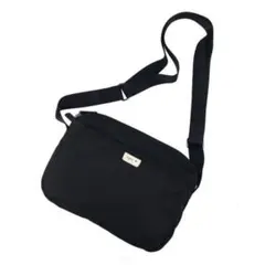 ショルダーバッグ　ブラック　アニエスベー